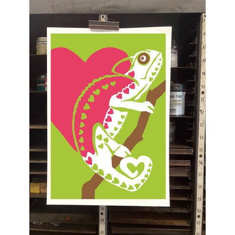 RLO-231 Chameleon with Hearts