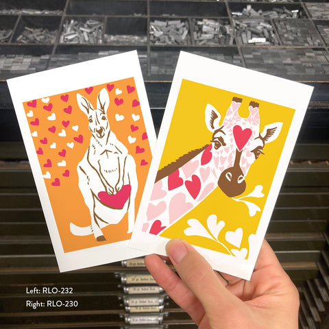 RLO-230 Giraffe with Hearts